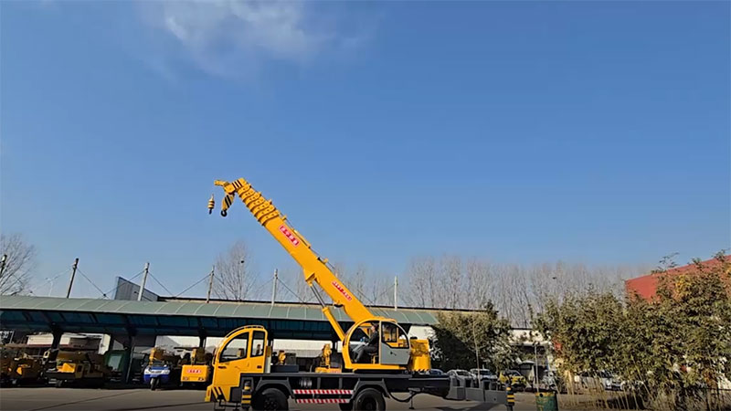 Camion-grue 12T, STSQ12D
