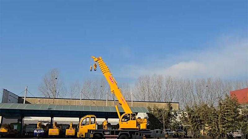 Grue télescopique sur camion 16T, STSQ16D