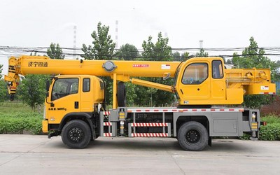 Camion-grue 12T, STSQ12DF